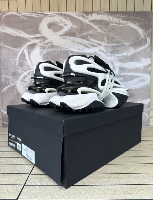 Balmain Unicorn Black White