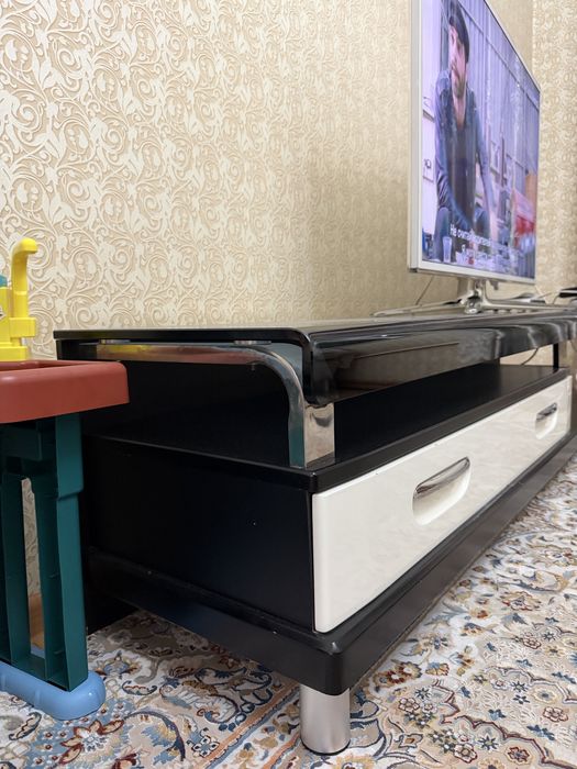 Тумба напольная. Подставка для телевизора