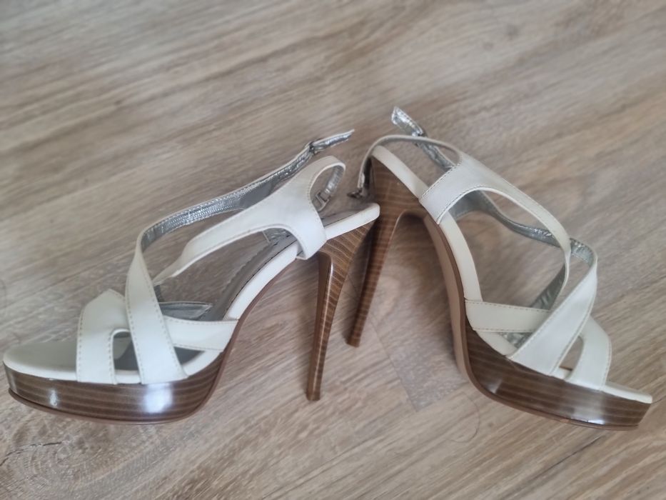 Дешево продам вещи, обувь