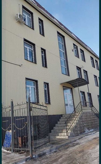 Продается офисное помещение и 3 склада.