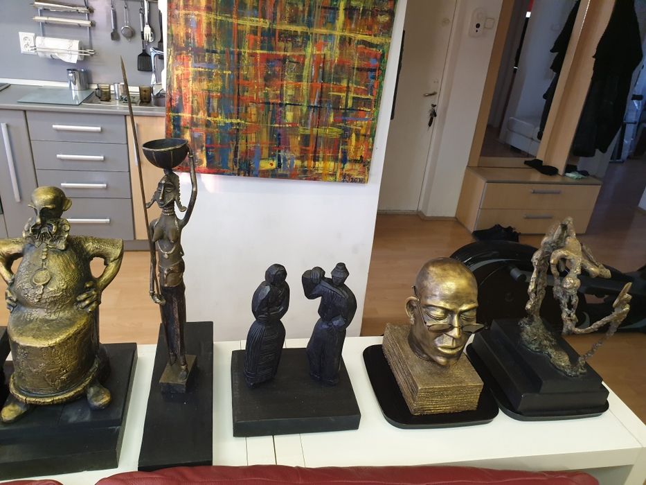 Vand statuete lemn, bronz, caramica de dimensiuni 30 45 de cm