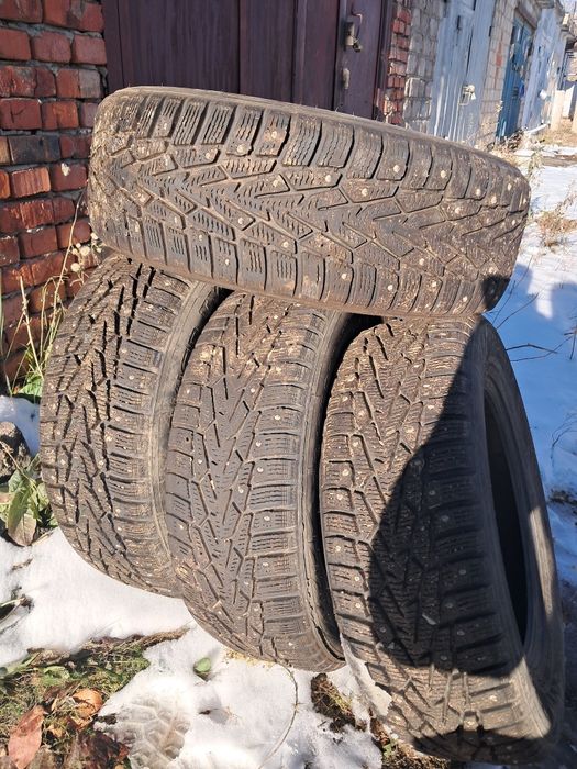 Продам шины Nokian 195/65 R15