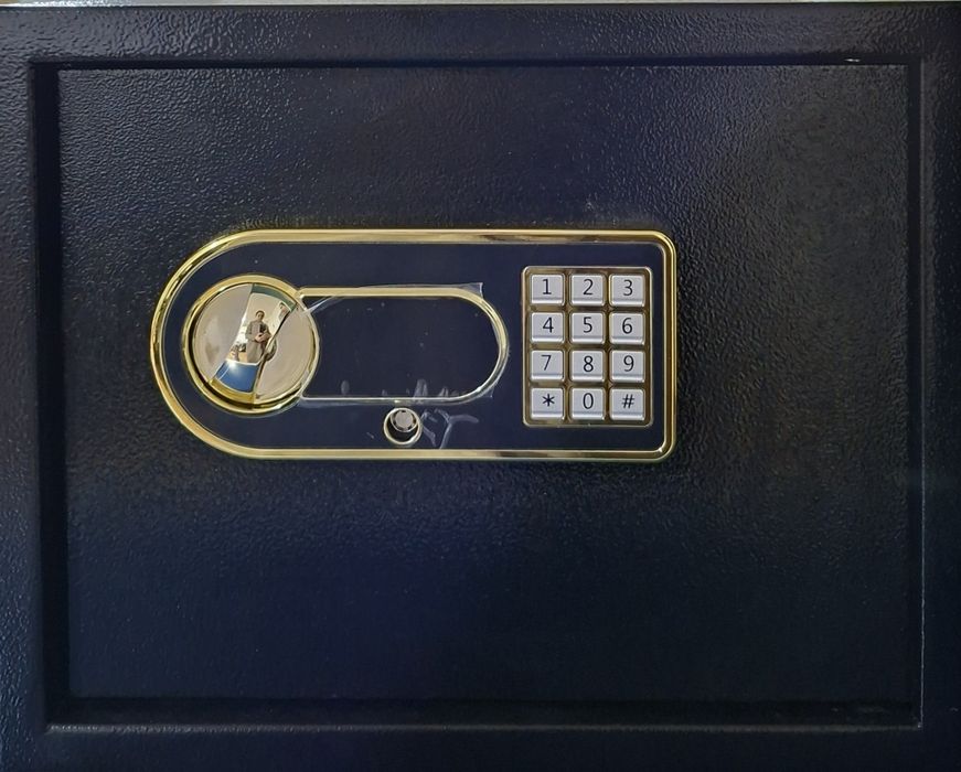 Сейф, для денег и документов