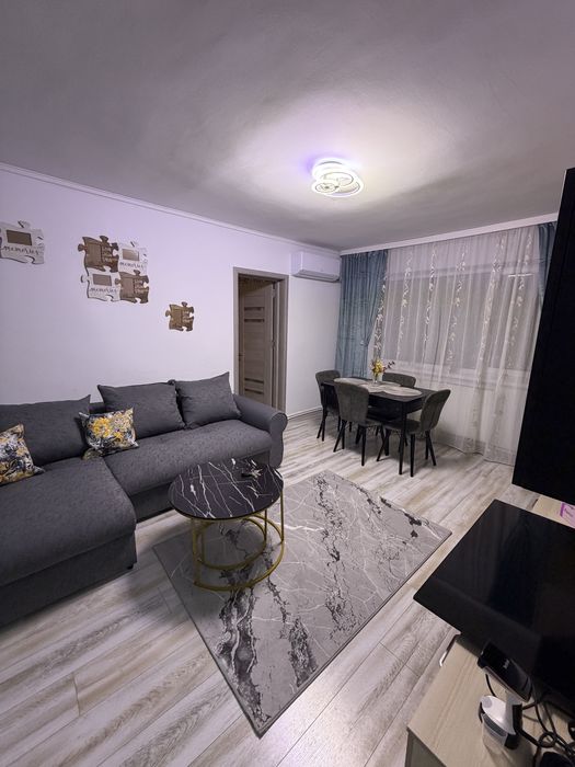 Ofer spre inchiriere  apartament 3 camere zona universitati