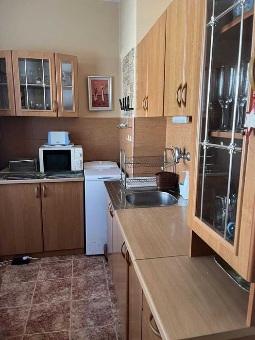 Двустаен апартамент в Надежда 4