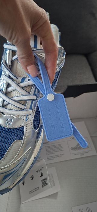 Продавам ЛУКСОЗНИ Off-White "Be Right Back" Silver/Blue – НОВИ с кутия