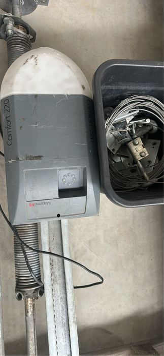Usa garaj 3,34x2,5 electrica cu telecomanda