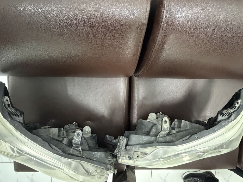 Фар Toyota Land Cruiser Prado 150