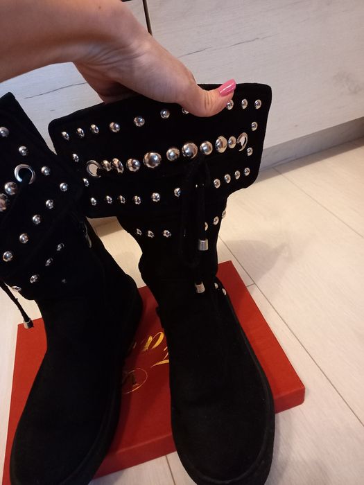 Дамски ботуши с капси