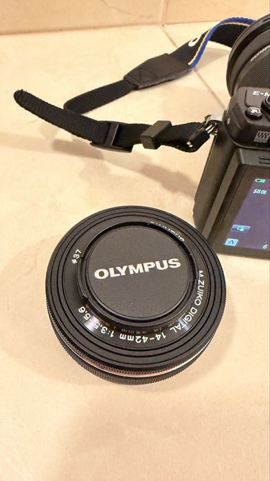 Olympus OM-D E-M10 Mark III + 14-42 EZ + 40-150 + geanta