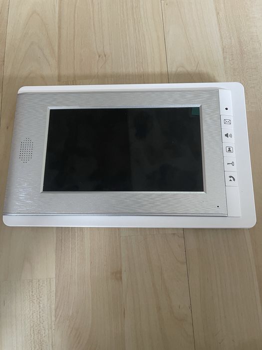 Новый видеодомофон нерабочий