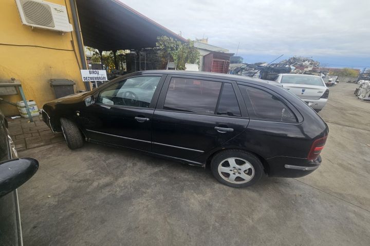 Oglinda stanga Skoda Fabia 2000 1.4 MT (101 hp)