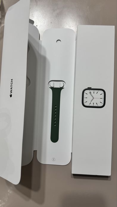 Продам apple watch 7 45мм