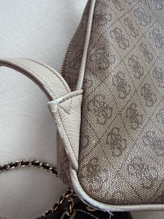 Комплект от две чанти Guess със забележки