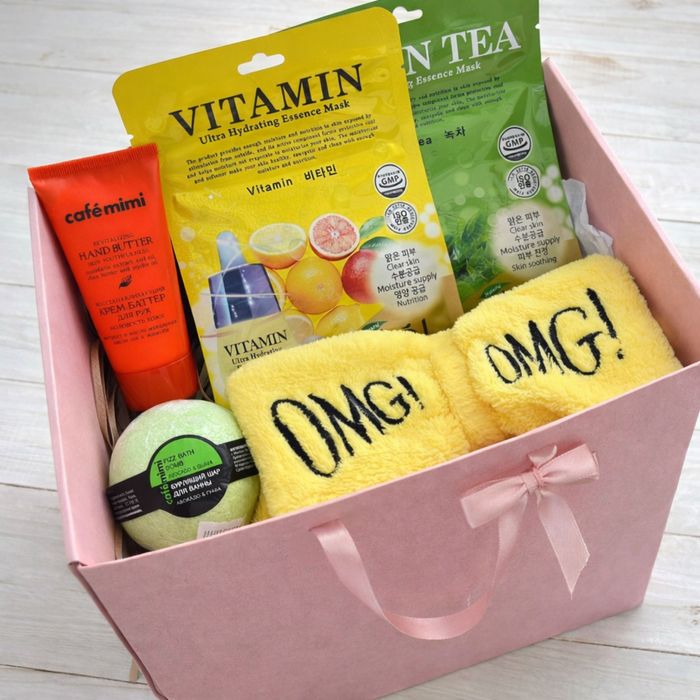 Подарки девушкам на 8 марта / подарки оптом