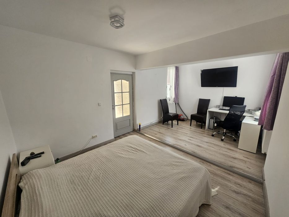 Casa 2 camere de vânzare,Piatra Neamt