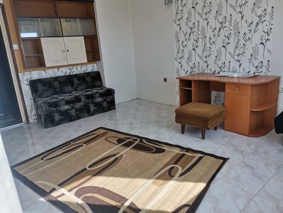 Дава се под наем Двустаен апартамент в Бургас, Славейков - 60 кв.м за 204 € - Снимка #2