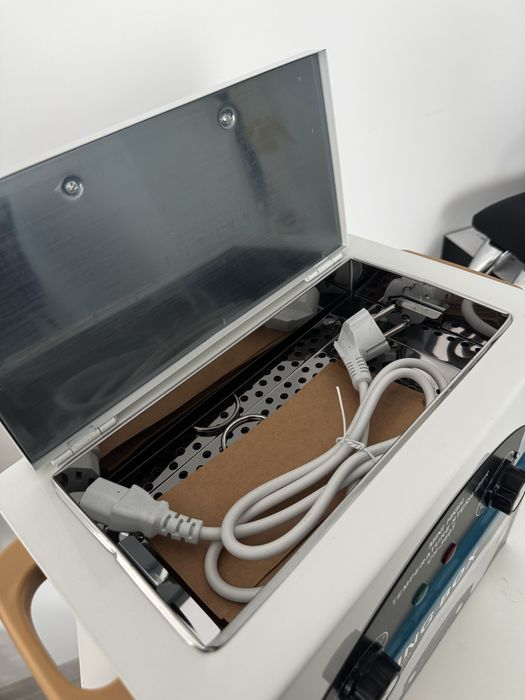 Sterilizator manichiura