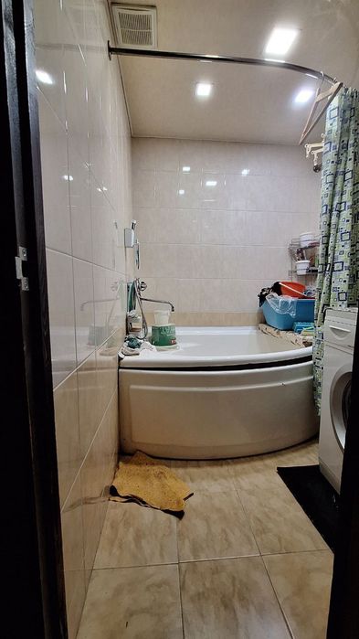 Продается 4/4/5 квартира ТТЗ Ахмад Югнаки