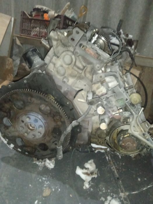 Двигатель в разборе 3 Vz-fe все датчики есть.