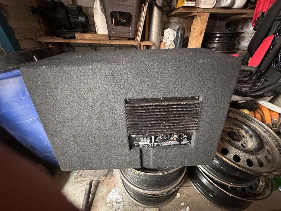 Продам Сабвуфер jbl