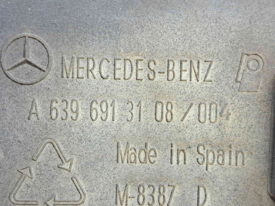 Ornament usa dreapta spate Mercedes Vito Autobus (W639) [Fabr 2003-201