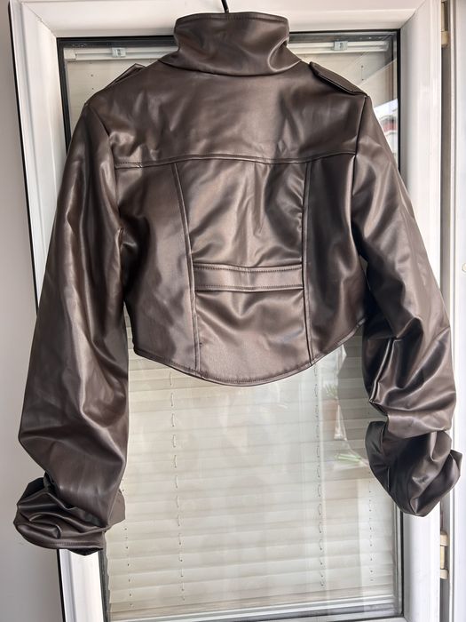 Дамско кожено яке