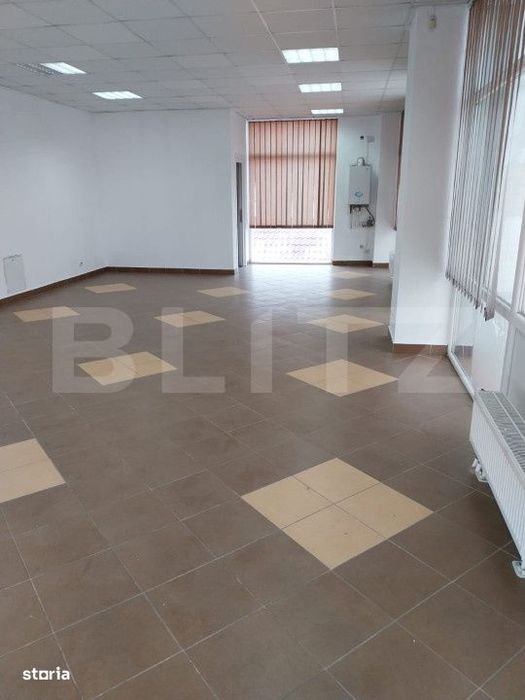 Spatiu comercial, 110 mp, etajul 1, vitrina, zona Burdujeni