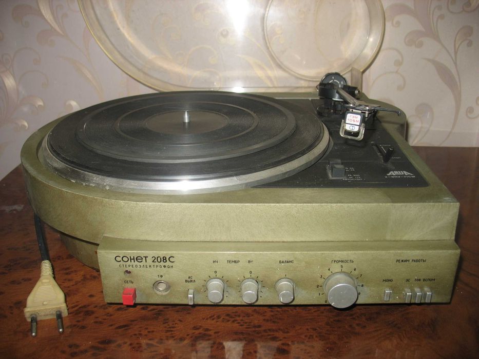 Проигрыватель пластинок Сонет 208 с, советский