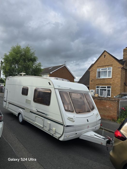 Rulota 2004 Swift Abbey, caravana 6 berthi, motor mover