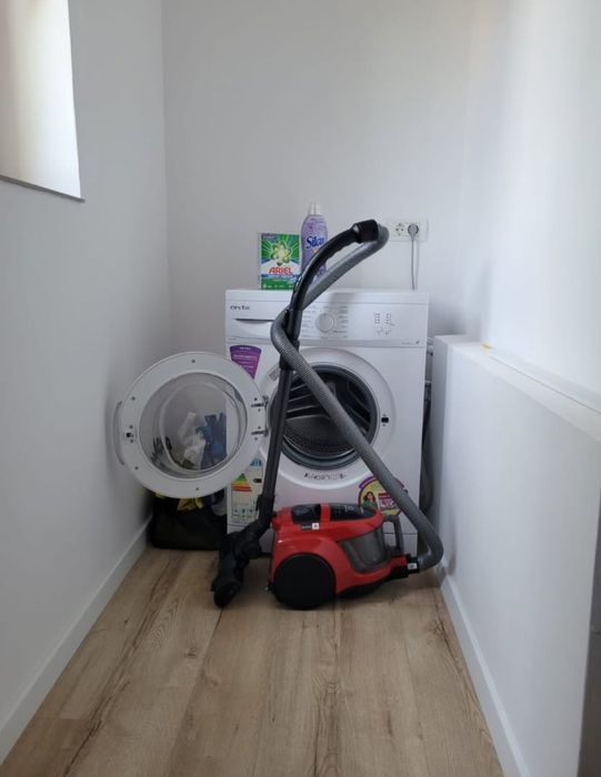 Inchiriez apartament 3 camere,  living open space  cu bucatarie