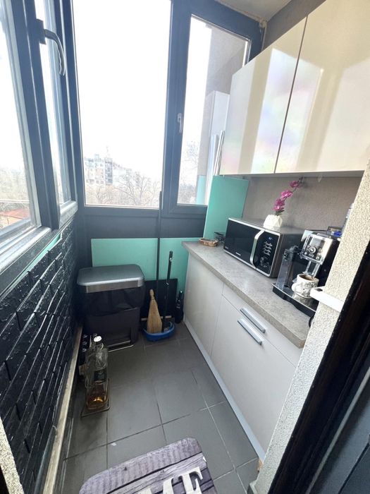 Обзаведено жилище с 3 спални и гараж