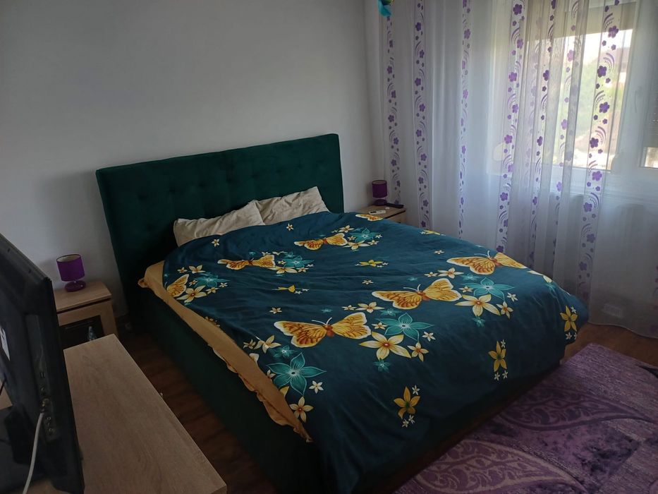Vand apartament cu 2 camere decomandat!