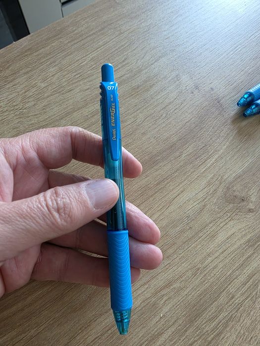 Pixuri cu gel Pentel