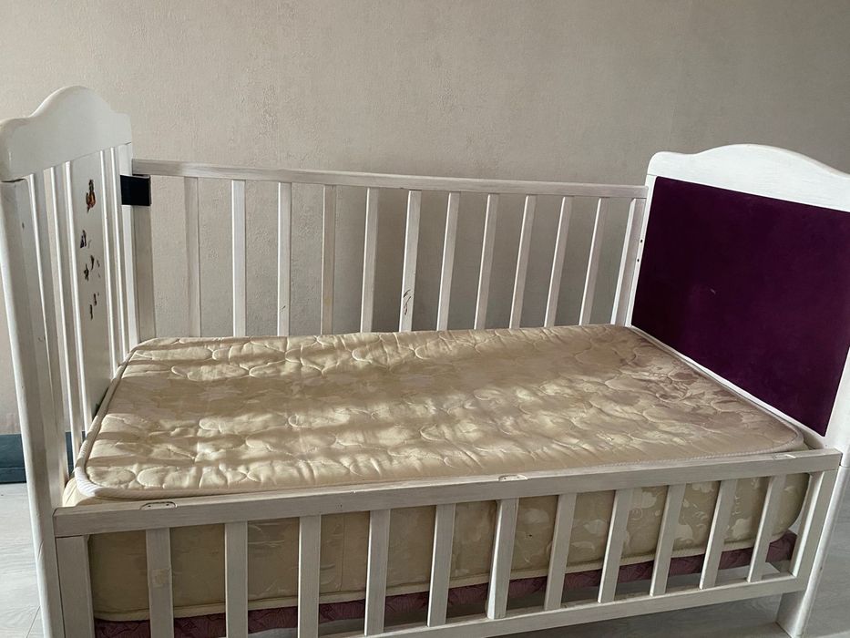 Детская кроватка, даром.