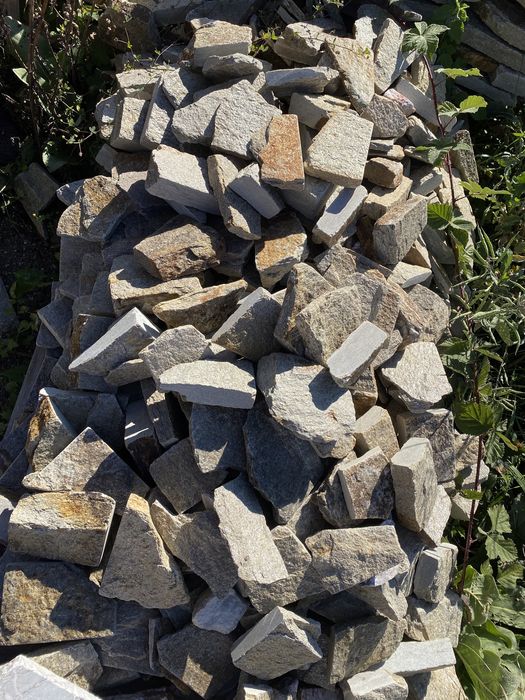 Керемиди, мрамор, камък “кокал”, изрезки за огрев