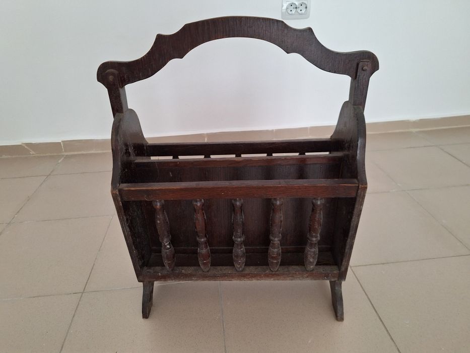 Стойка за вестници и списания