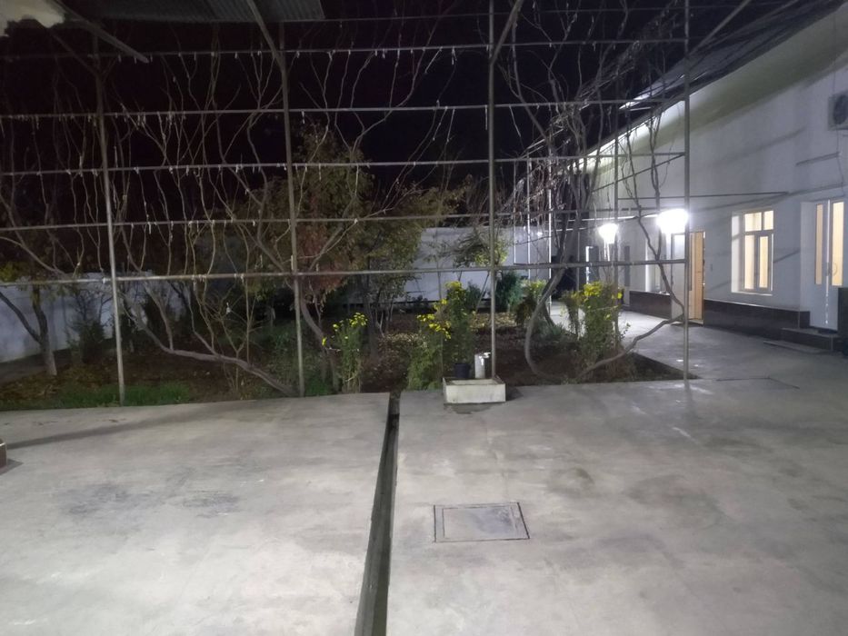 Uy sotiladi 8 sotu srochna