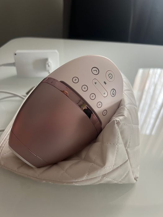Фотоепилатор Philips Lumea Seria 9000 BRI958