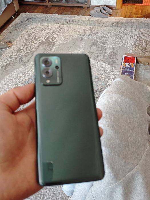 Продам телефон ZTE Blade V40 Pro