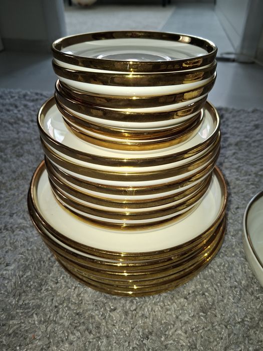 Сервиз в золотисто-белом стиле | 34 предмета
