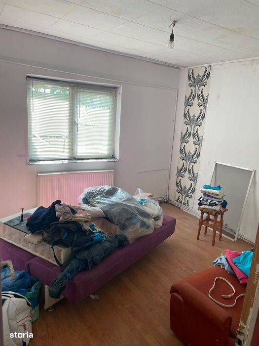 De vanzare apartament cu 3 camere, balcon, etaj 4 — fotografia 3