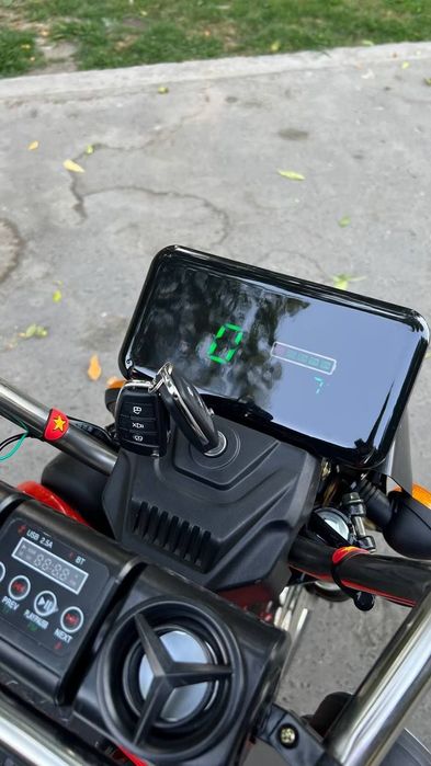 Uch Oyoqli skuter 300kg