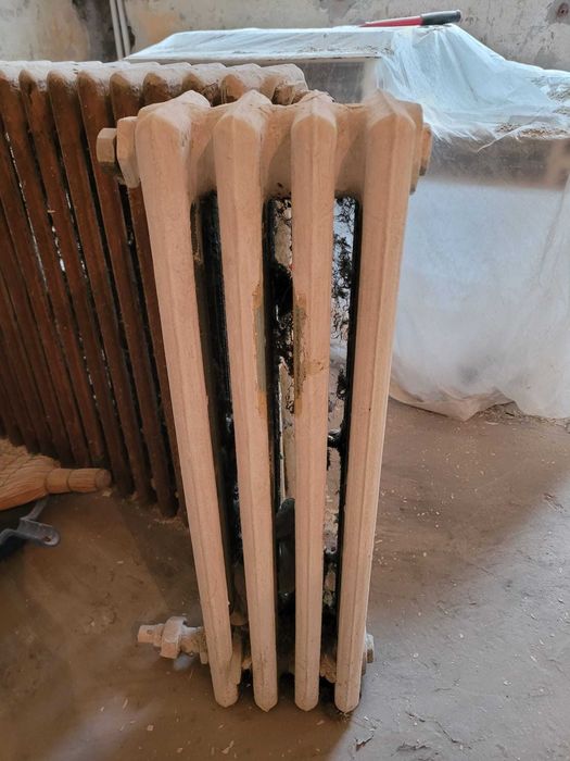 Vând calorifere fontă, cadă fontă, de vanzare calorifere fonta si cada