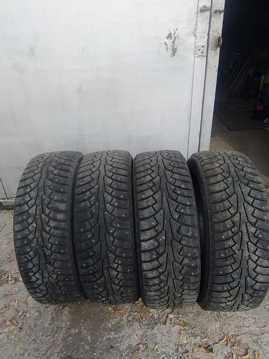 Набор шипованной резины на 17