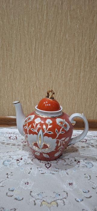 Чайник фарфоровая