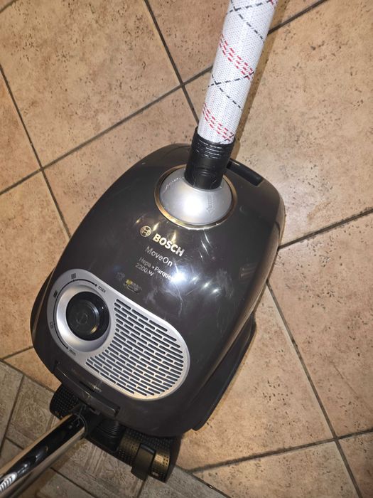 Прахосмукачка Bosch MoveOn hepa Parquet 2200w