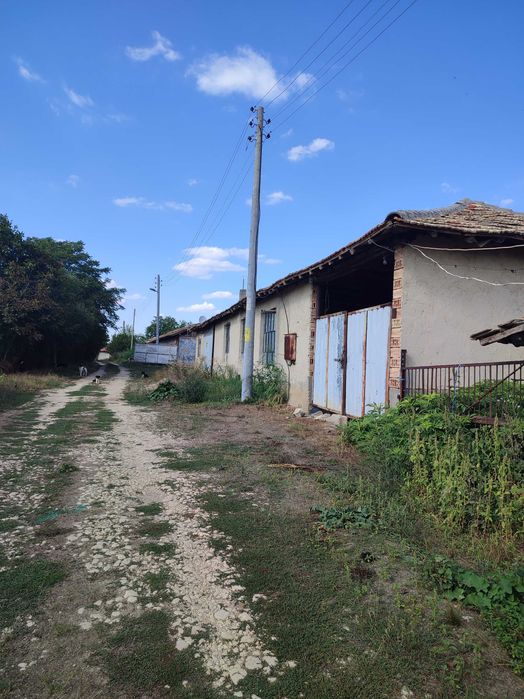 Продава се Промишлена сграда в с. Лятно, Област Шумен - 6000 кв.м за 47 €/кв.м - Снимка #3