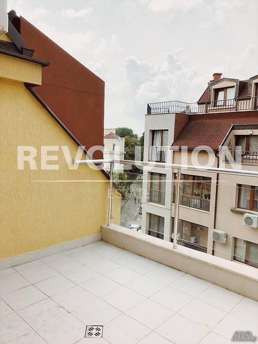 Дава се под наем Тристаен апартамент в Варна, Гръцка махала - 90 кв.м за 1100 € - Снимка #8