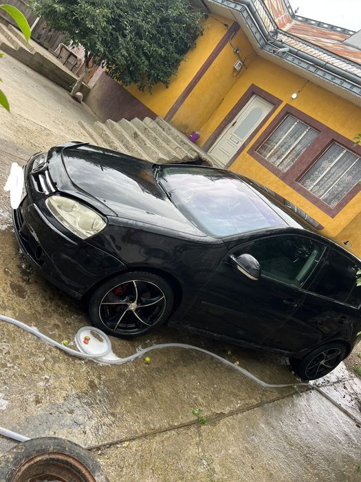 Vând Golf V 2 0 diesel